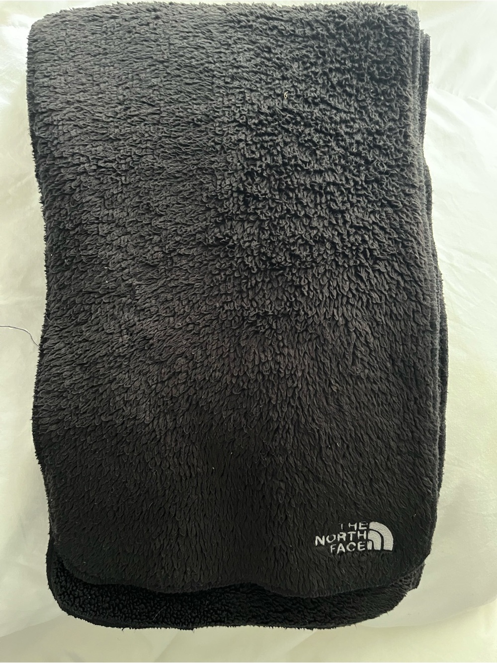 THE NORTH FACE fleece scarf. Unisex.Measures 52” by 9” cold weather gear